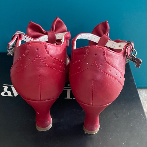 PinUp Couture Pleaser Kitten Heel, Size 6 - Picture 3 of 4